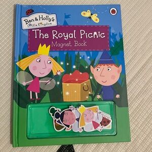 Ben & Holly’s Royal Picnic Magnet Book